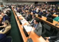 CCJ da Câmara dos Deputados retoma análise do fim da escala 6×1 nesta quarta-feira