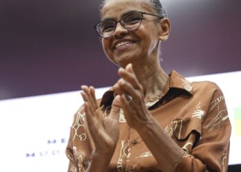 Governo federal faz mais duas trocas em ministérios antes das eleições; Marina e Renan saem