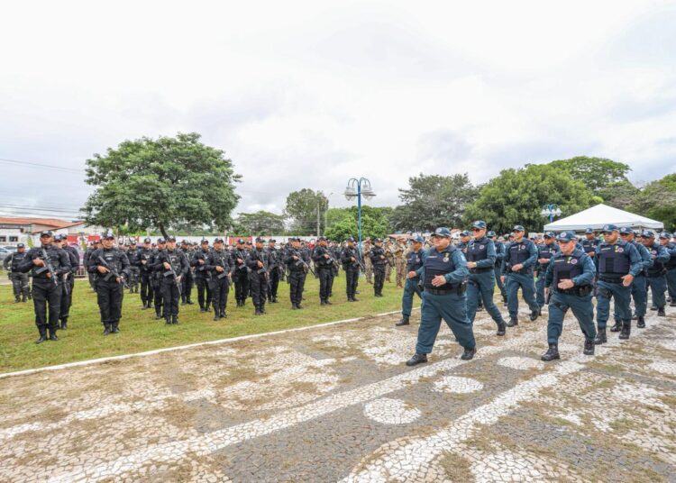 PM celebra Dia de Tiradentes e homenageia agentes de segurança