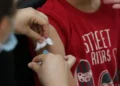 Vacinação nas escolas vai até dia 30 e meta é imunizar 27 milhões