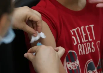 Vacinação nas escolas vai até dia 30 e meta é imunizar 27 milhões