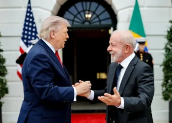 “Ninguém respeita lambe-botas”, diz Lula sobre reunião com Trump