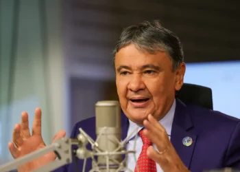 Bolsa Família retirou 5,1 milhões de famílias da pobreza, diz Wellington Dias