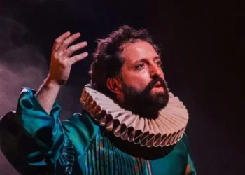 Gregório Duvivier traz o espetáculo “O Céu da Língua” a Teresina