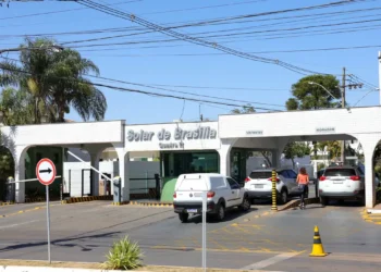 Defesa de Bolsonaro pede a Moraes, do STF, que prorrogue prisão domiciliar