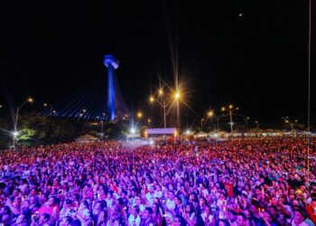 Multidão lota o complexo Ponte Estaiada para acompanhar Festival Piauí em Cristo