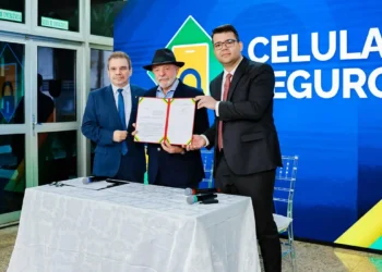 Lula cria plataforma para coibir roubo de celular e vendas ilegais