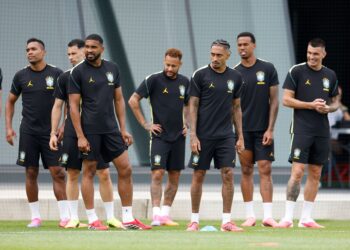 Neymar treina sem restrições com o grupo pelo segundo dia seguido