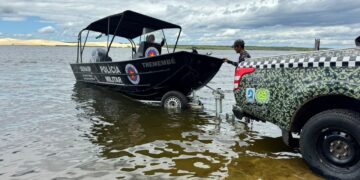 Policiamento é reforçado com uso de embarcação no litoral do Piauí