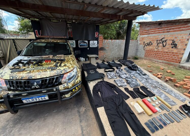 Ação da Polícia prende suspeitos e apreende armas e drogas