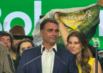 PL oficializa candidatura do senador Flávio Bolsonaro à Presidência