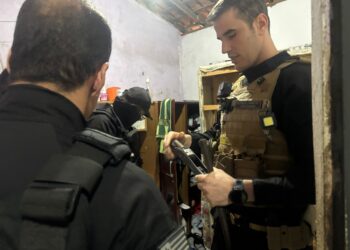 Polícia cumpre 45 mandados contra facção acusada de homicídios