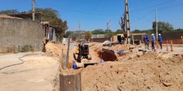 Avenida Gil Martins, zona Sul, segue interditada para obras de galeria