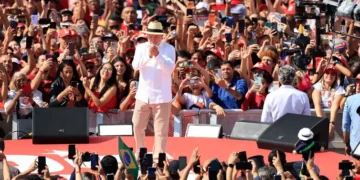 Candidatos a presidente iniciam campanha em redutos eleitorais