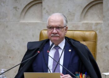 Fachin suspende decisões de Mendonça e Dino sobre Andrei