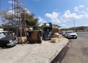 PMT faz operação para desobstruir calçadas na Avenida Maranhão
