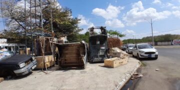 PMT faz operação para desobstruir calçadas na Avenida Maranhão