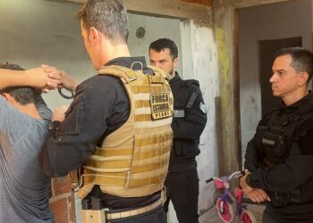 Polícia deflagra operação contra tráfico de drogas no litoral do PI