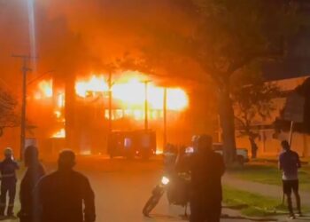 Incêndio causa danos a prédio da Universidade Federal de Pernambuco