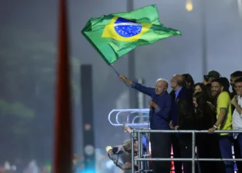 Líderes estrangeiros reconhecem vitória e parabenizam presidente Lula