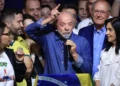 “Vamos mudar o jeito de governar este país”, diz Lula após vitória