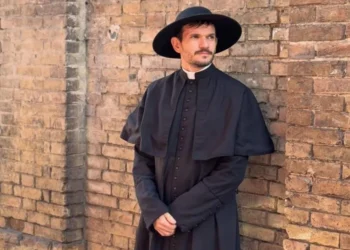 Padre Patrick apresenta espetáculo de humor em Teresina
