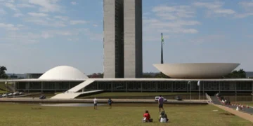 Calendário especial pode acelerar votação da PEC do fim da escala 6×1