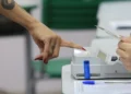 Lula cresce em número de votos em todos os estados; Flávio Bolsonaro recuou em 6